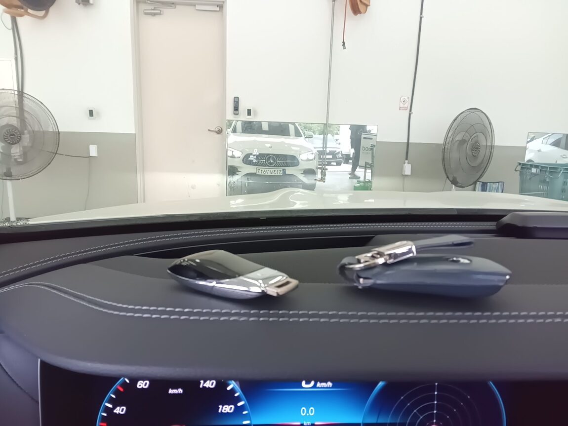 MERCEDES-BENZ E-CLASS (5TH GEN) E350 4MATIC AMG LINE 2021 - zdjęcie 17
