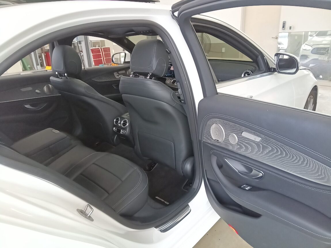 MERCEDES-BENZ E-CLASS (5TH GEN) E350 4MATIC AMG LINE 2021 - zdjęcie 13