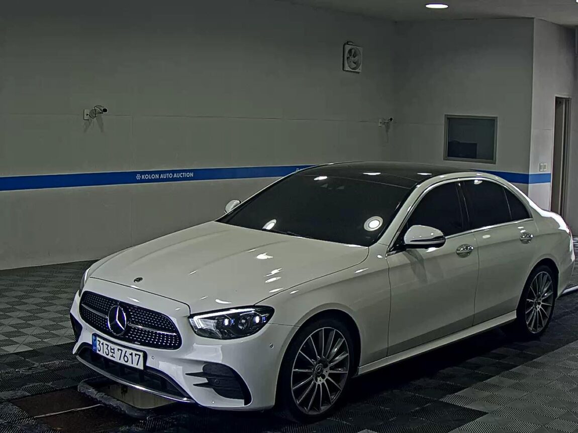 MERCEDES-BENZ E-CLASS (5TH GEN) E350 4MATIC AMG LINE 2021 - zdjęcie 2