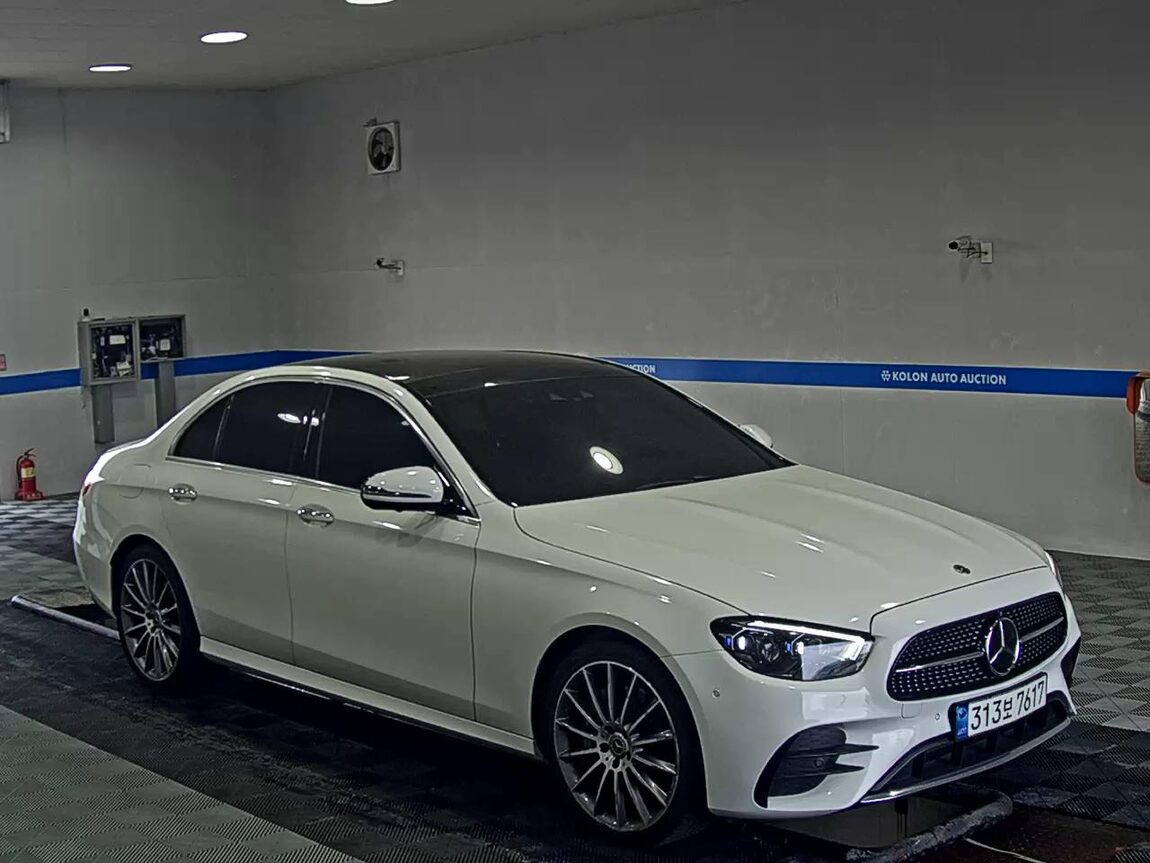MERCEDES-BENZ E-CLASS (5TH GEN) E350 4MATIC AMG LINE 2021 - zdjęcie 3