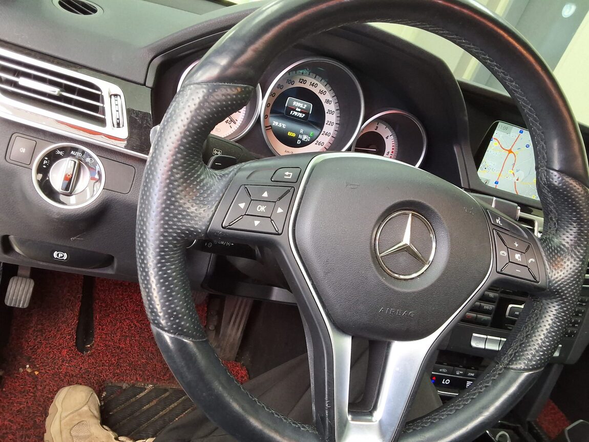 MERCEDES-BENZ E-CLASS (4TH GEN) E250 CDI 4MATIC 2014 - zdjęcie 23