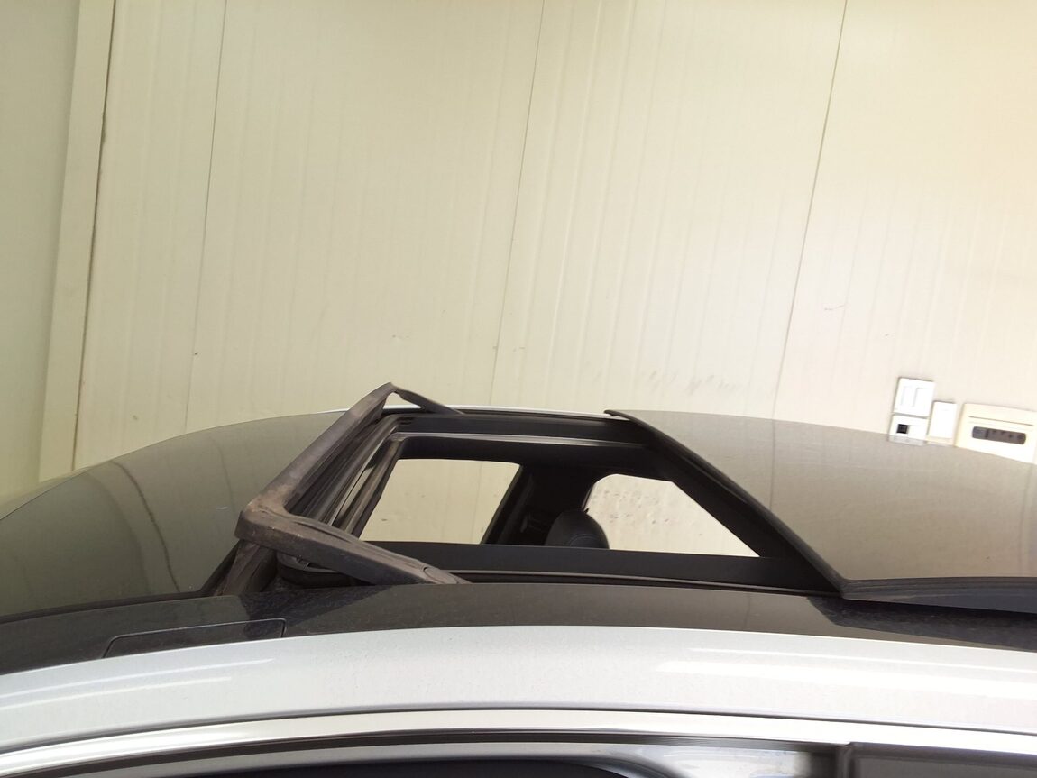 MERCEDES-BENZ E-CLASS (4TH GEN) E250 CDI 4MATIC 2014 - zdjęcie 27