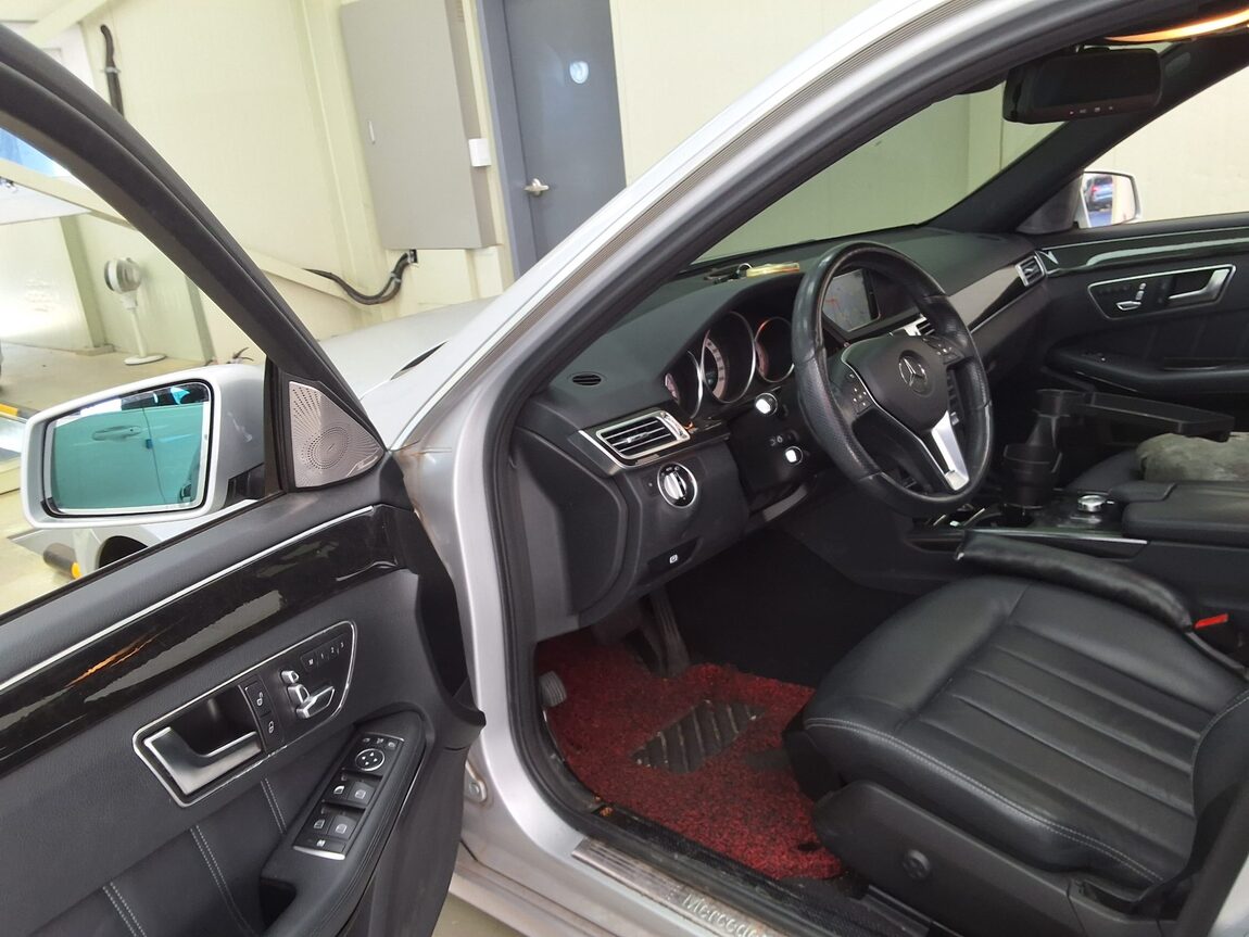 MERCEDES-BENZ E-CLASS (4TH GEN) E250 CDI 4MATIC 2014 - zdjęcie 11