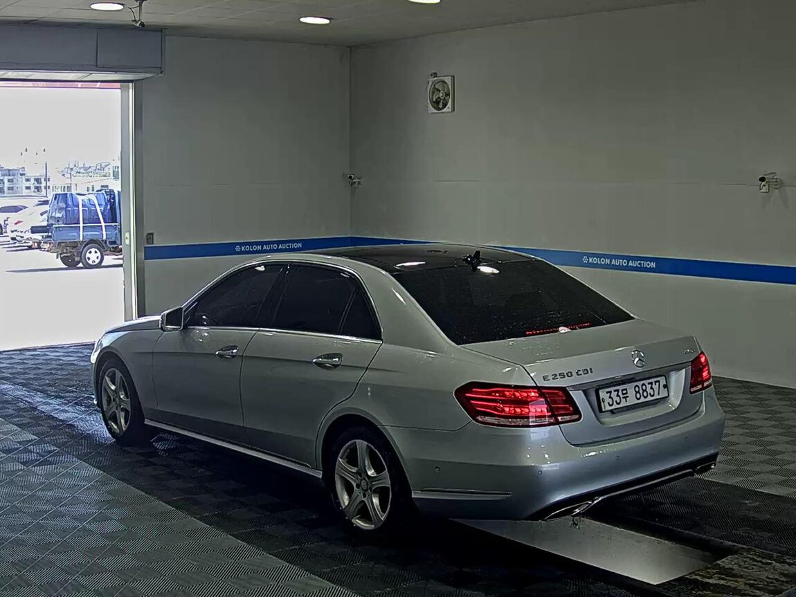 MERCEDES-BENZ E-CLASS (4TH GEN) E250 CDI 4MATIC 2014 - zdjęcie 6