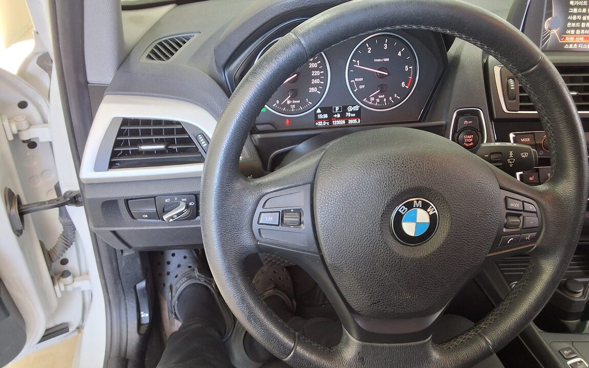 BMW 1 SERIES (2ND GEN) 5-DOOR 118d JOY 2016 - zdjęcie 17