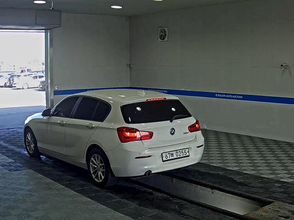 BMW 1 SERIES (2ND GEN) 5-DOOR 118d JOY 2016 - zdjęcie 6