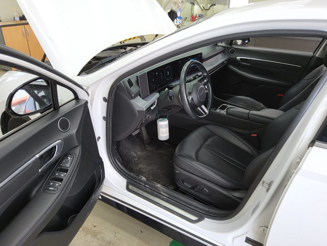 HYUNDAI SONATA THE EDGE GASOLINE 2.0 PREMIUM 2024 - zdjęcie 10