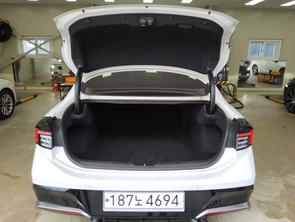 HYUNDAI SONATA THE EDGE GASOLINE 2.0 PREMIUM 2024 - zdjęcie 15