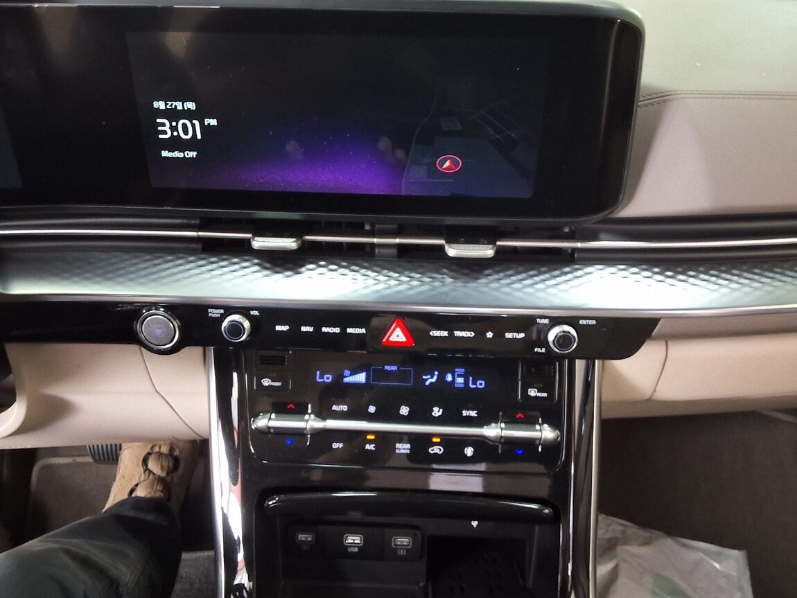 KIA NEW CARNIVAL (KA4) HI-LIMOUSINE 7-SEATER GASOLINE SIGNATURE 2021 - zdjęcie 24