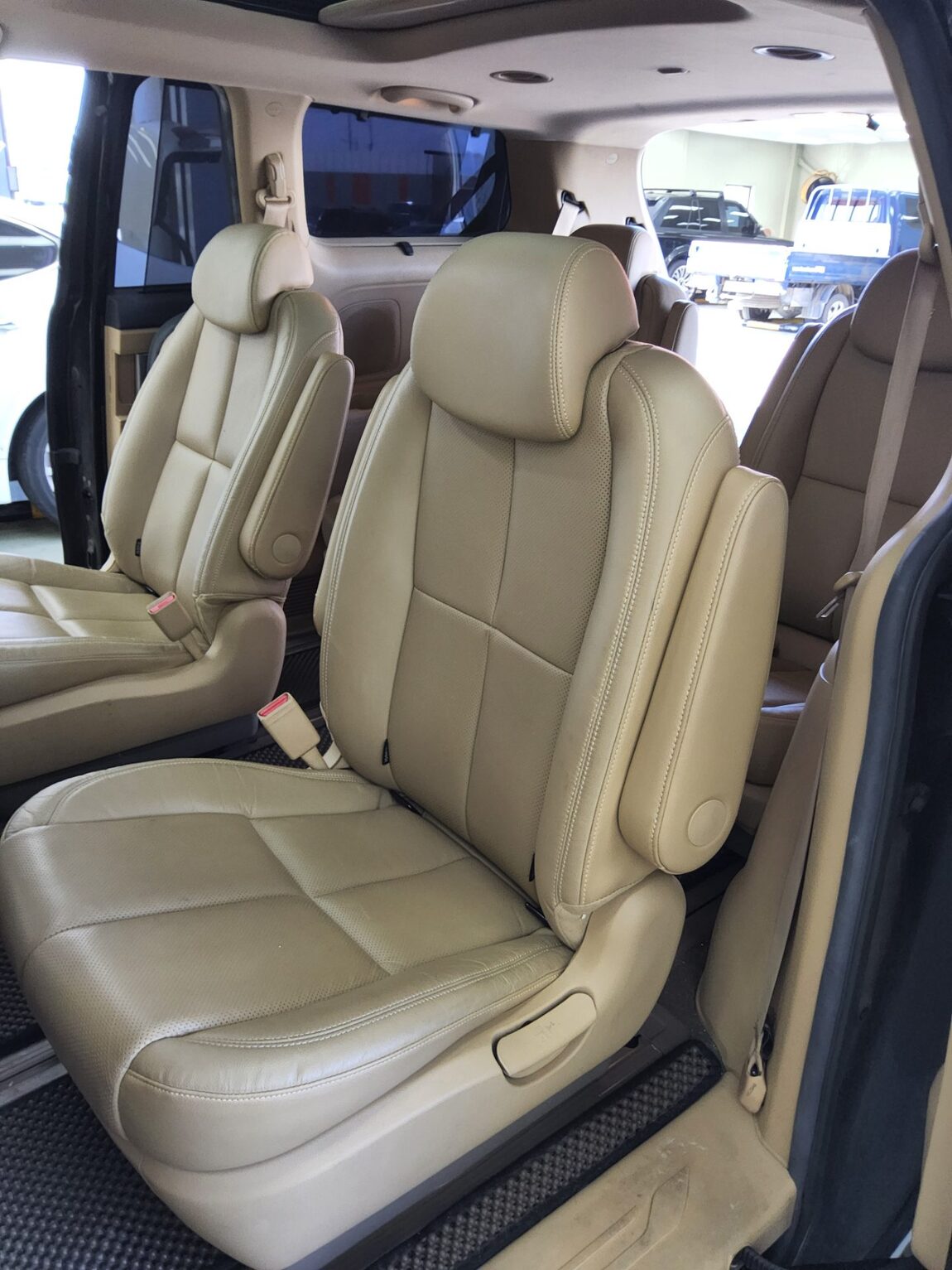 KIA ALL NEW CARNIVAL 9-SEATER DIESEL NOBLESSE 2016 - zdjęcie 12