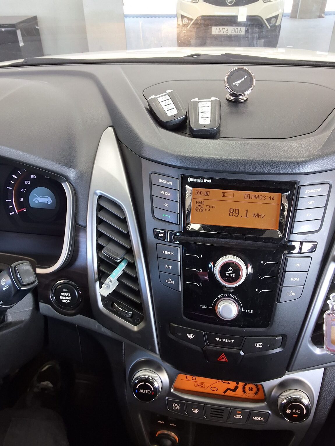 KG MOBILITY (SSANGYONG) NEW KORANDO C 2.0 2WD RX PREMIUM MODEL 2015 - zdjęcie 17