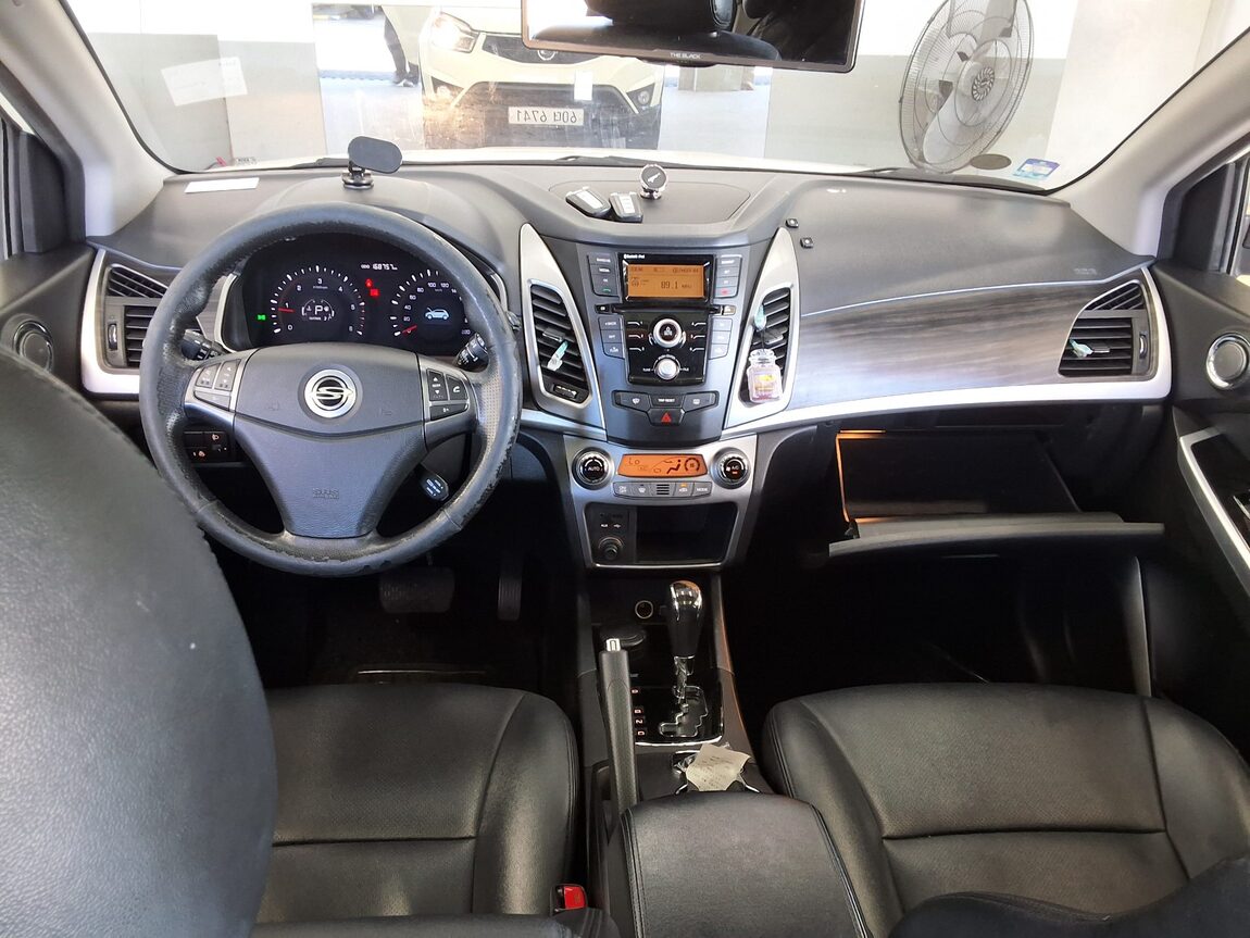 KG MOBILITY (SSANGYONG) NEW KORANDO C 2.0 2WD RX PREMIUM MODEL 2015 - zdjęcie 11