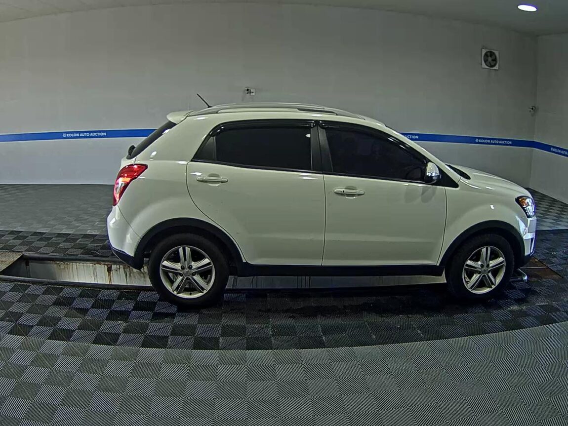KG MOBILITY (SSANGYONG) NEW KORANDO C 2.0 2WD RX PREMIUM MODEL 2015 - zdjęcie 4