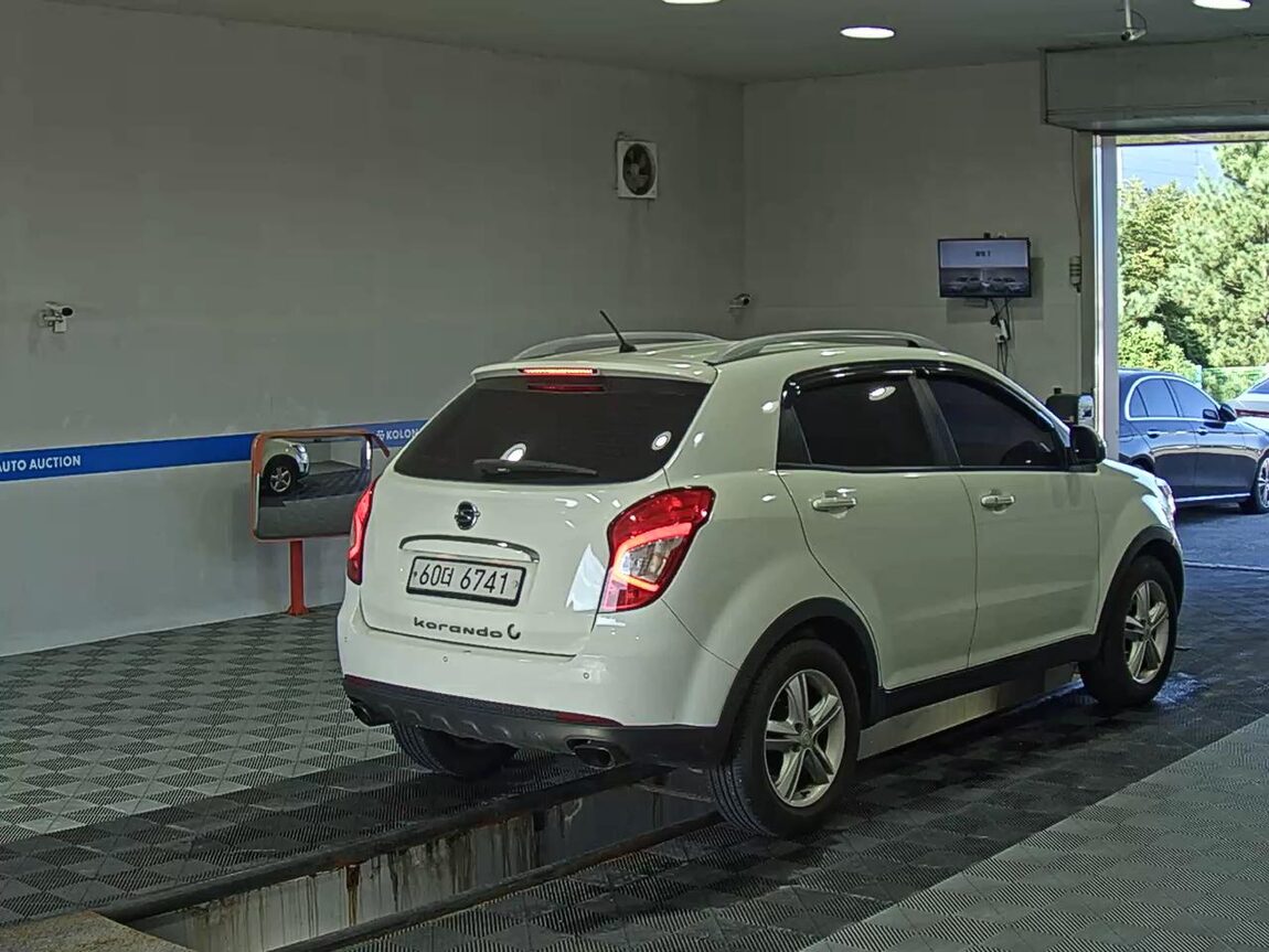 KG MOBILITY (SSANGYONG) NEW KORANDO C 2.0 2WD RX PREMIUM MODEL 2015 - zdjęcie 5
