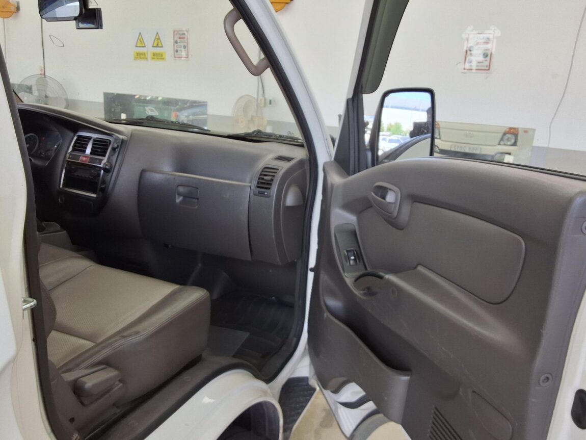 HYUNDAI PORTER II BUILT-IN BOX TRUCK SUPER CAB 2013 - zdjęcie 11