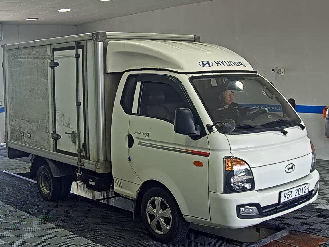 HYUNDAI PORTER II BUILT-IN BOX TRUCK SUPER CAB 2013 - zdjęcie 3