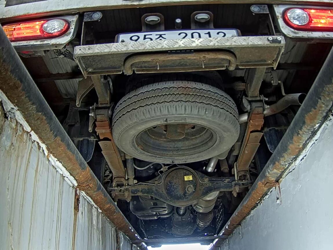 HYUNDAI PORTER II BUILT-IN BOX TRUCK SUPER CAB 2013 - zdjęcie 8