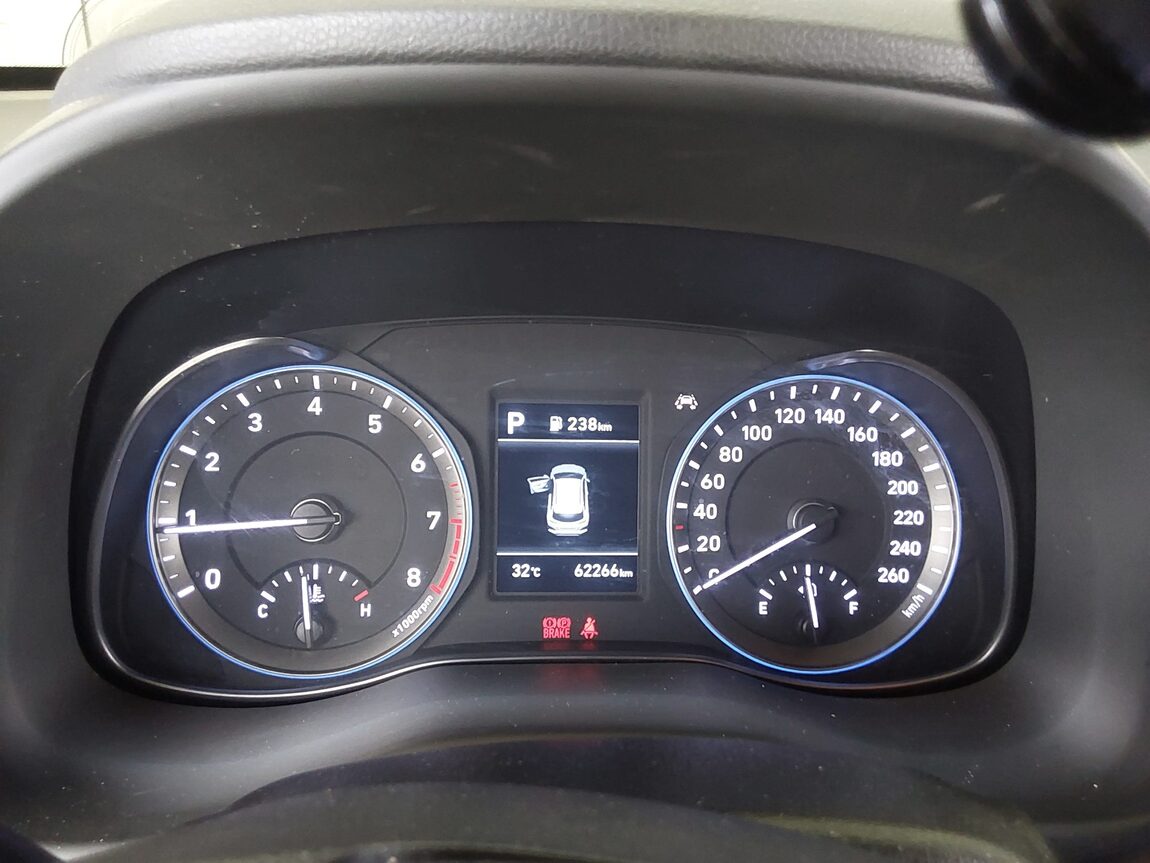 HYUNDAI KONA 1.6 GASOLINE 2WD PREMIUM 2020 - zdjęcie 9