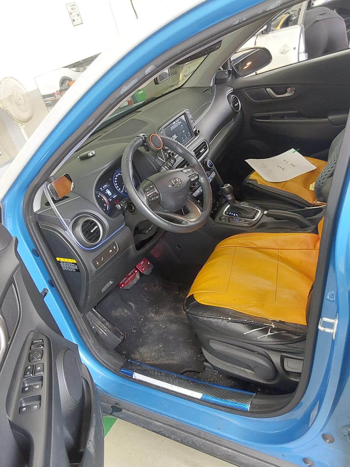 HYUNDAI KONA 1.6 GASOLINE 2WD PREMIUM 2020 - zdjęcie 10