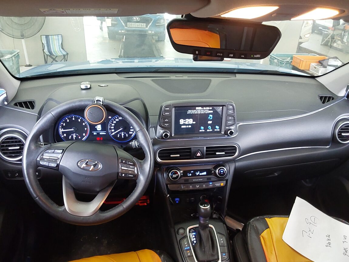 HYUNDAI KONA 1.6 GASOLINE 2WD PREMIUM 2020 - zdjęcie 11