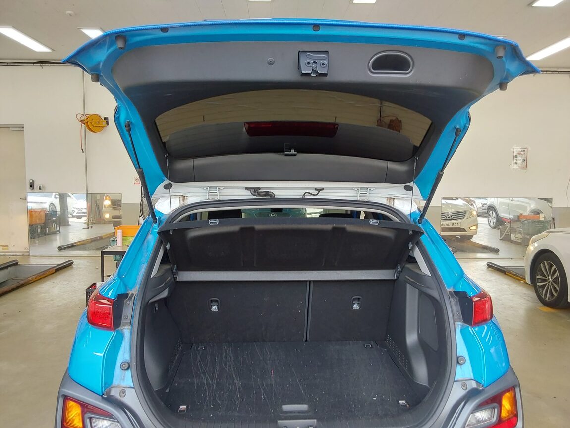 HYUNDAI KONA 1.6 GASOLINE 2WD PREMIUM 2020 - zdjęcie 15