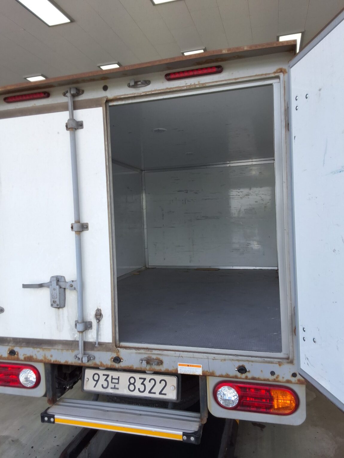 HYUNDAI PORTER II BUILT-IN BOX TRUCK LOW DECK 2022 - zdjęcie 14