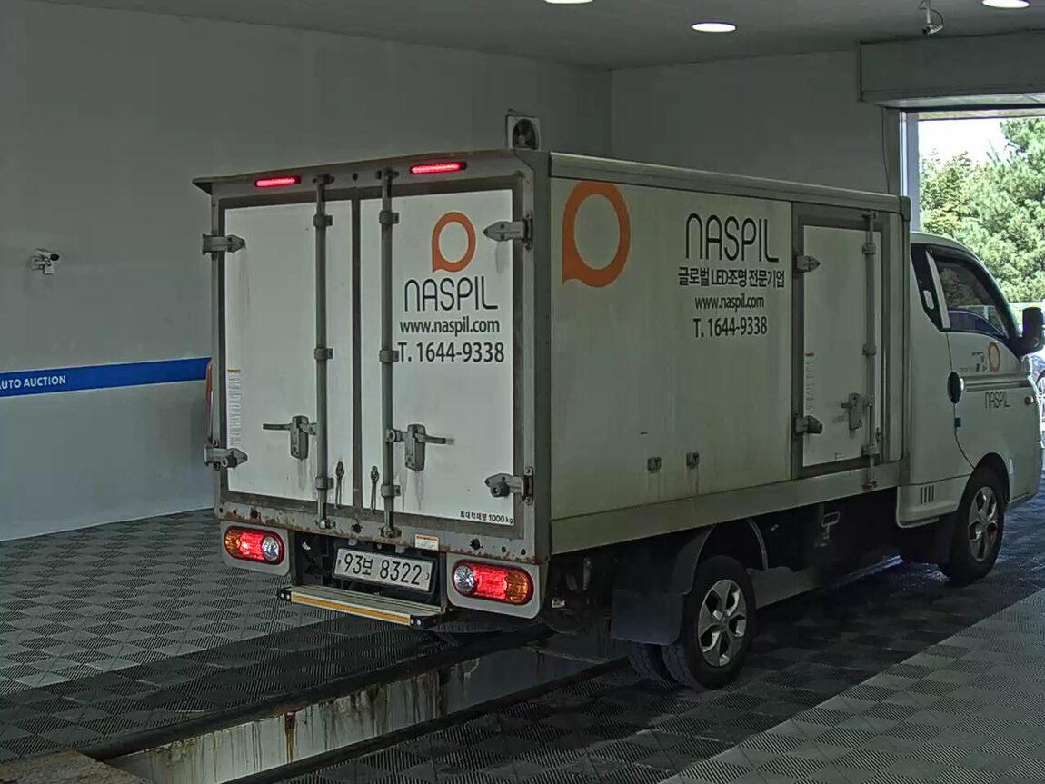 HYUNDAI PORTER II BUILT-IN BOX TRUCK LOW DECK 2022 - zdjęcie 5