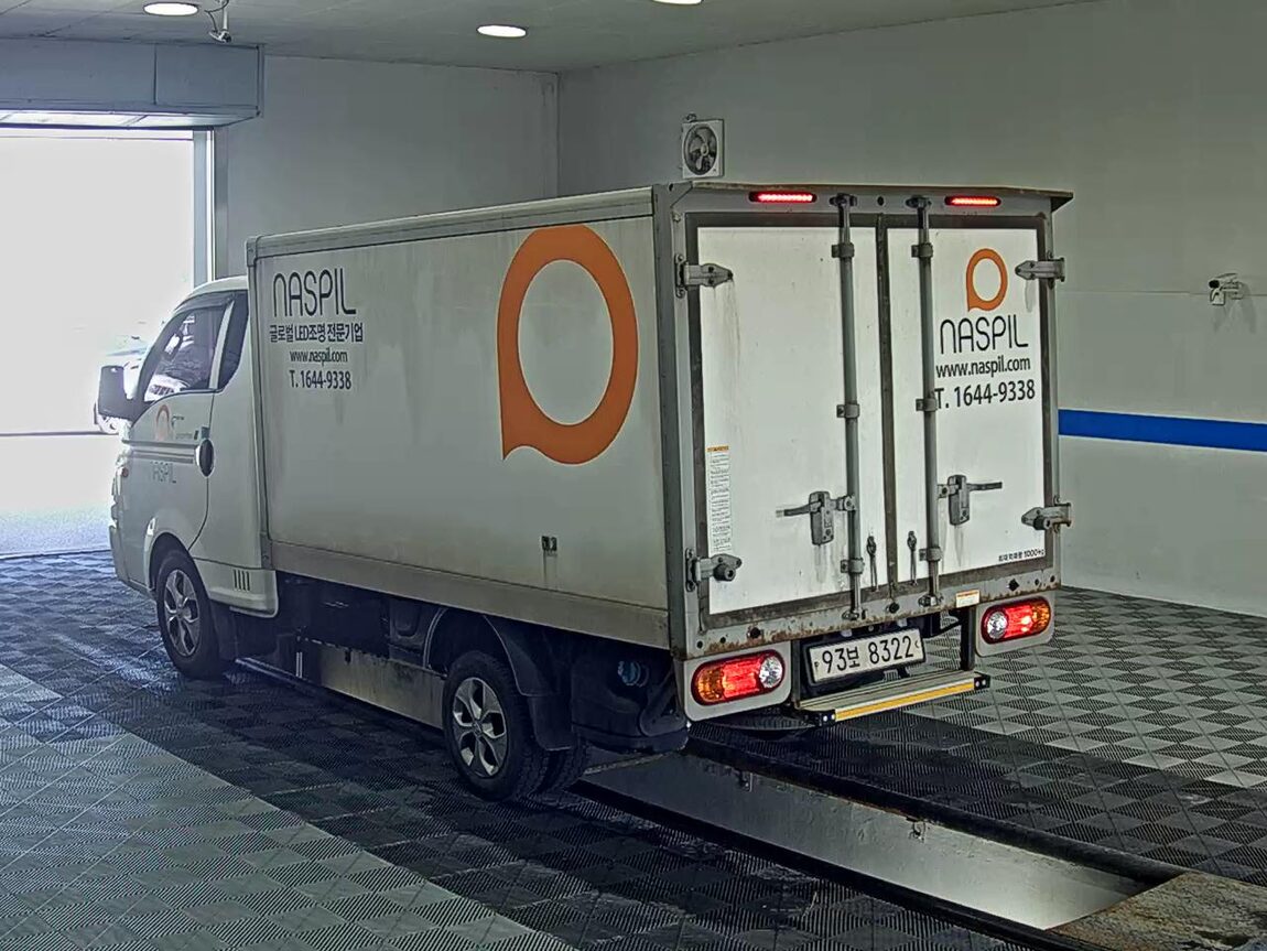 HYUNDAI PORTER II BUILT-IN BOX TRUCK LOW DECK 2022 - zdjęcie 6