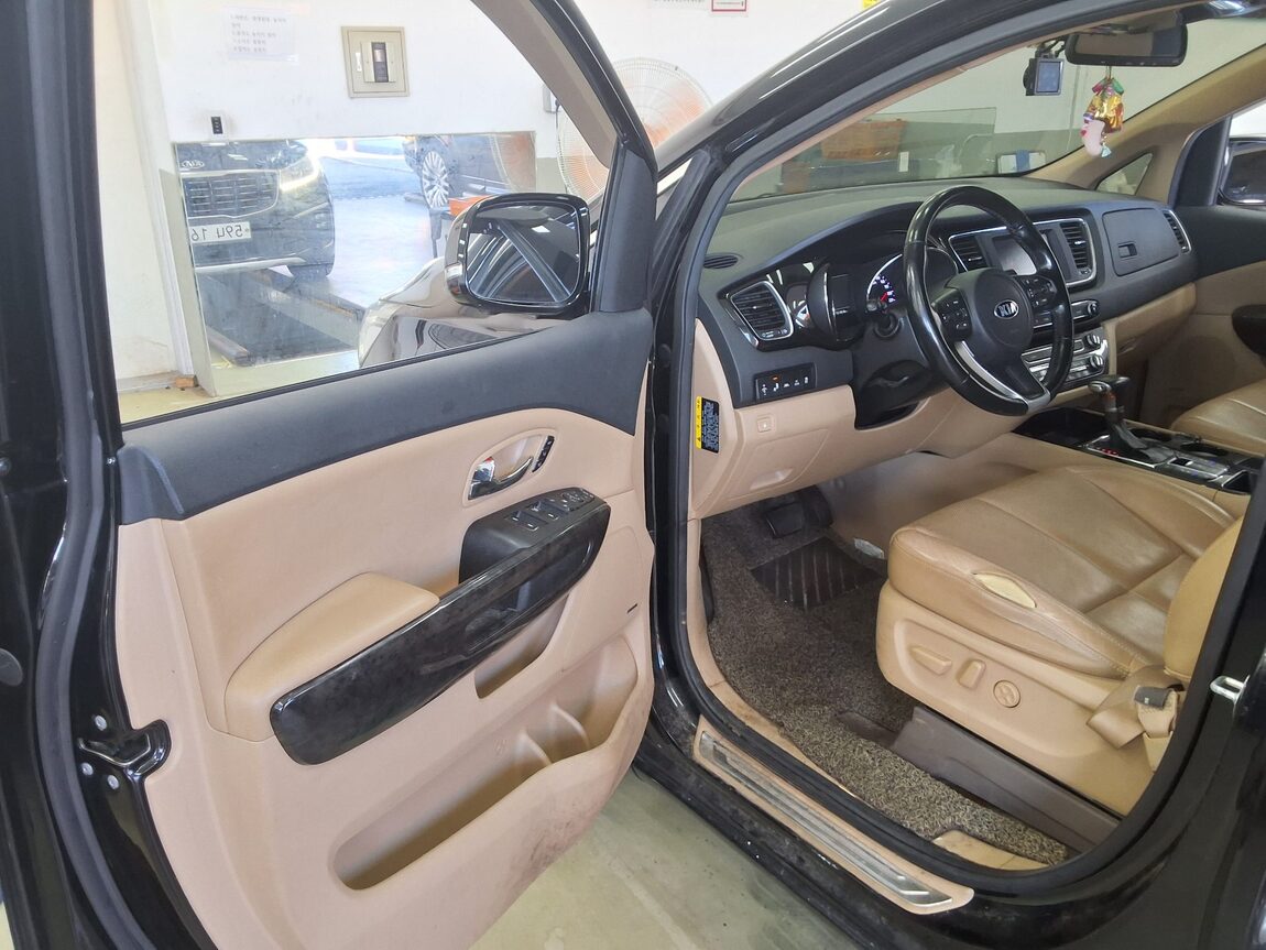 KIA THE NEW CARNIVAL HI-LIMOUSINE 9-SEATER DIESEL NOBLESSE SPECIAL 2019 - zdjęcie 10