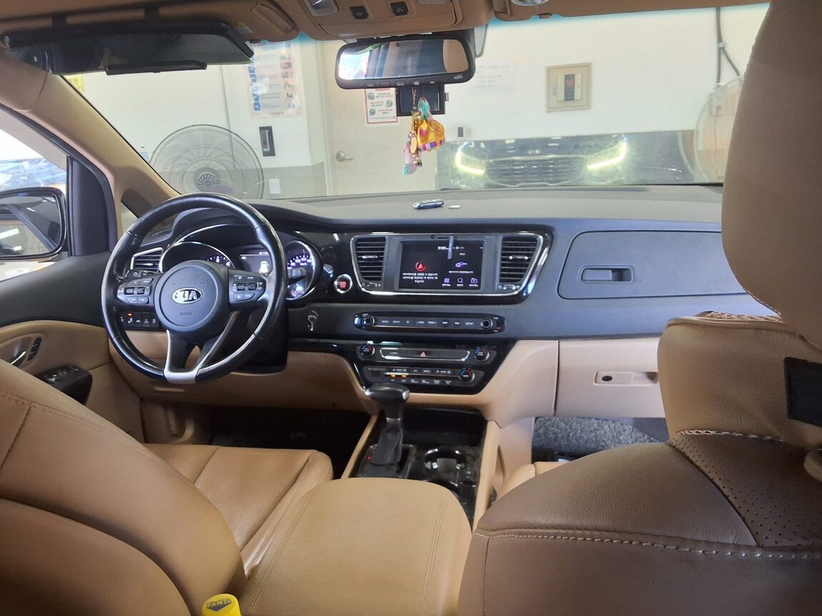 KIA THE NEW CARNIVAL HI-LIMOUSINE 9-SEATER DIESEL NOBLESSE SPECIAL 2019 - zdjęcie 11