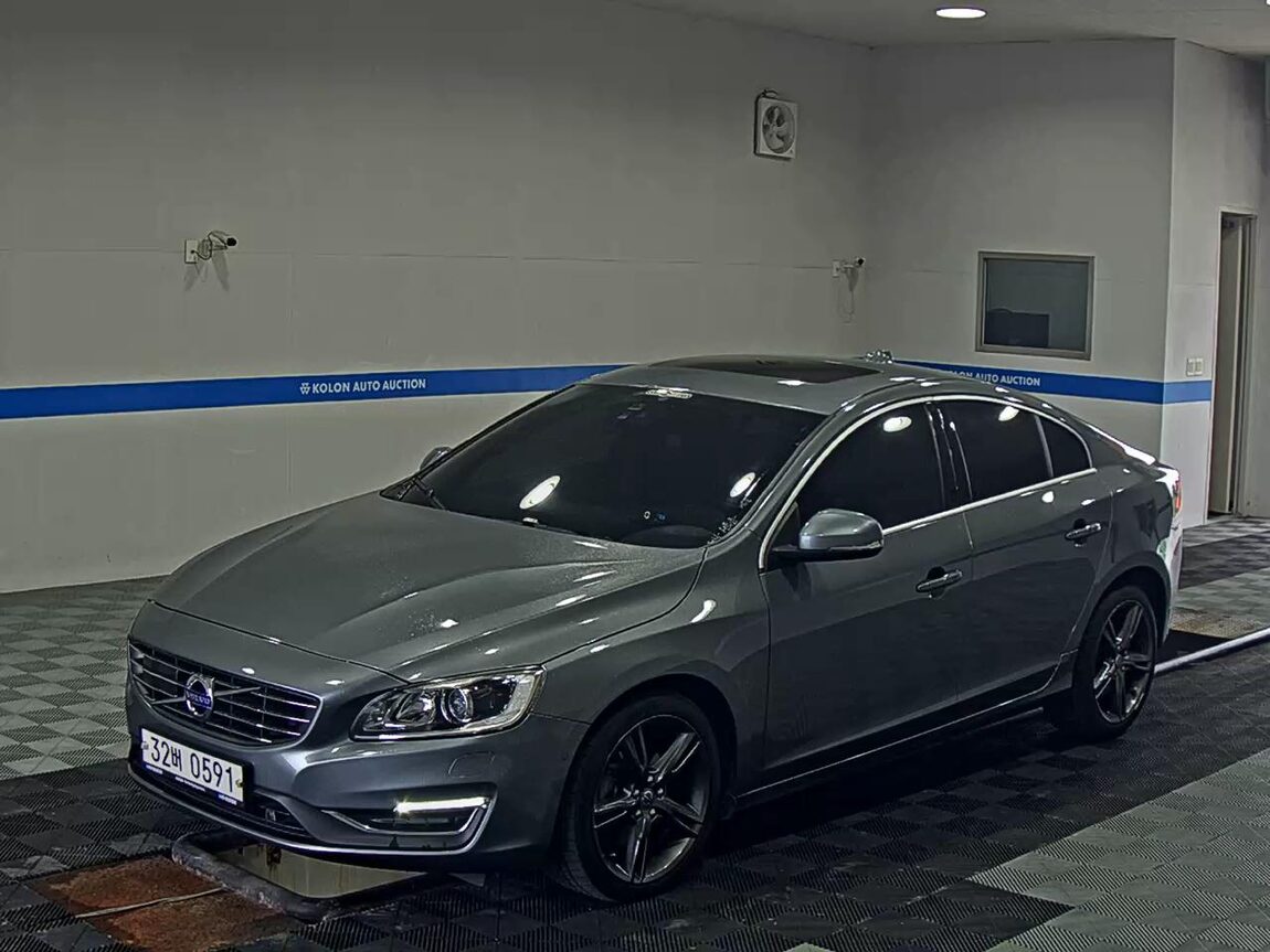 VOLVO S60 (2ND GEN) D4 SUMMUM 2016 - zdjęcie 2