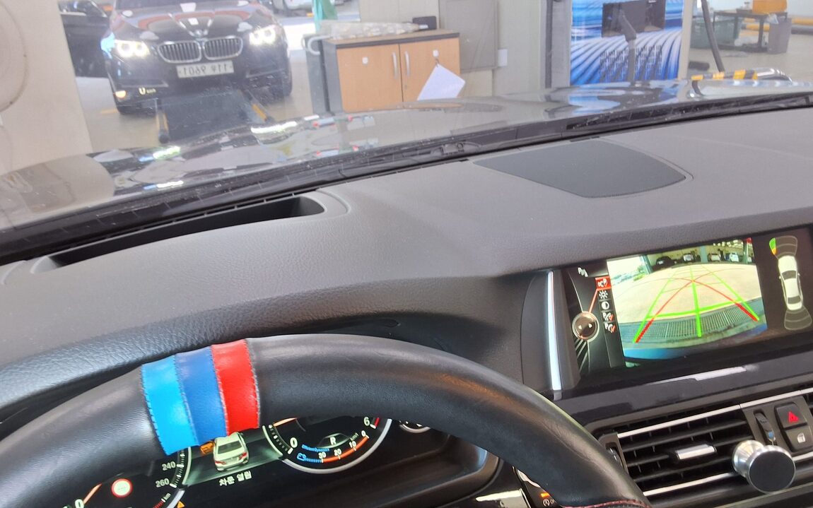 BMW 5 SERIES (6TH GEN) 520d 2015 - zdjęcie 19