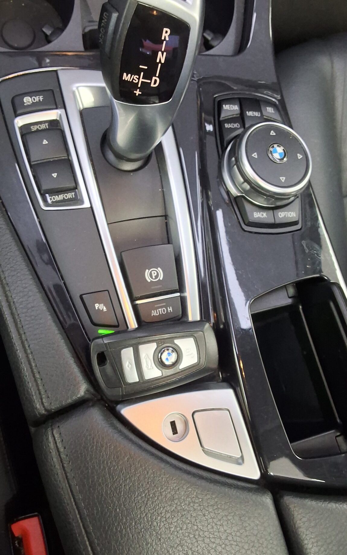 BMW 5 SERIES (6TH GEN) 520d 2015 - zdjęcie 20