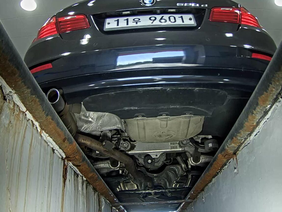 BMW 5 SERIES (6TH GEN) 520d 2015 - zdjęcie 8