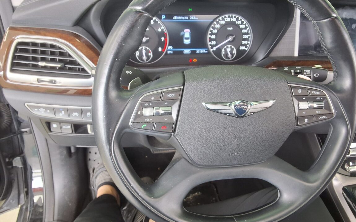 GENESIS EQ900 3.8 GDi AWD PREMIUM LUXURY 2016 - zdjęcie 17