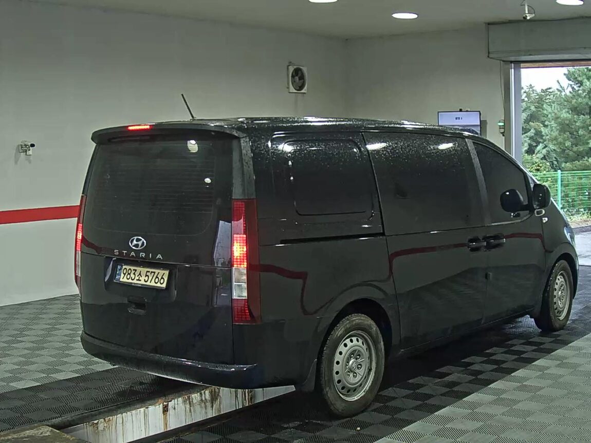HYUNDAI STARIA 2.2 DIESEL CARGO 5-SEATER SMART 2022 - zdjęcie 5