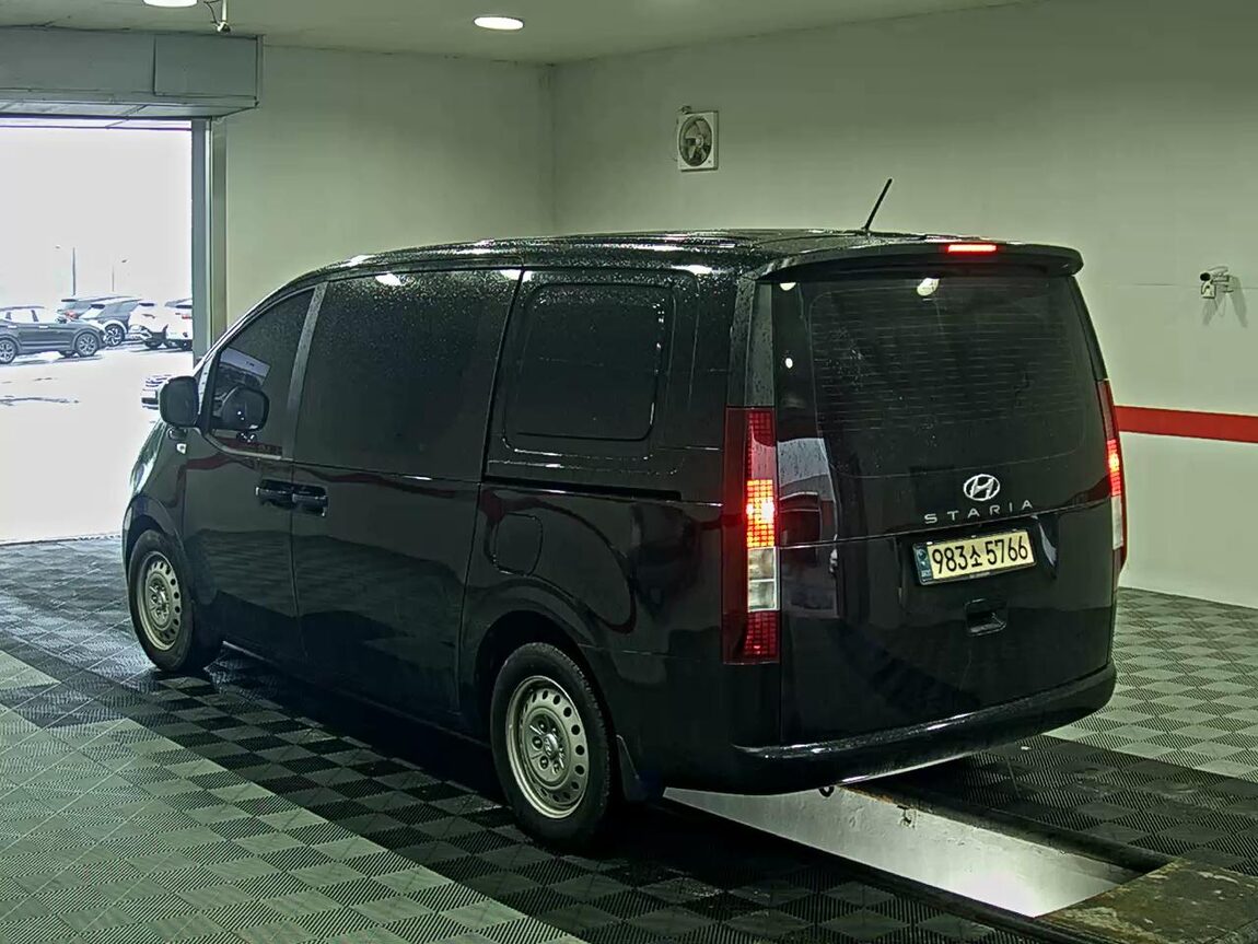 HYUNDAI STARIA 2.2 DIESEL CARGO 5-SEATER SMART 2022 - zdjęcie 6