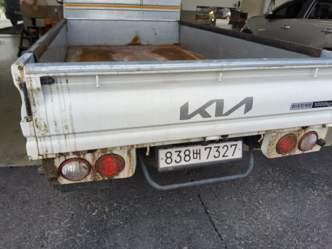 KIA THE NEW BONGO III CARGO 1 TON KING CAB EXTRA LONG WHEELBASE L LITE 2022 - zdjęcie 12