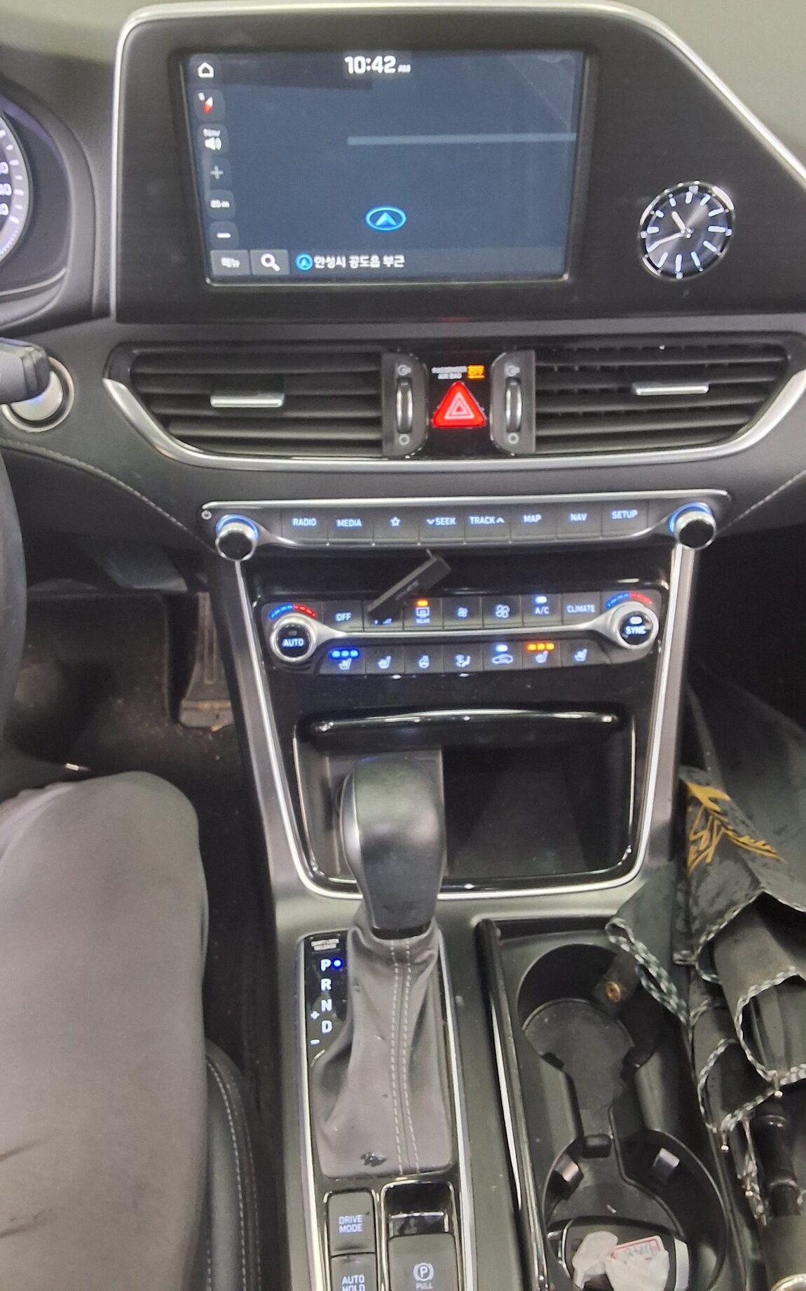 HYUNDAI GRANDEUR IG 3.0 GDi PREMIUM 2019 - zdjęcie 18