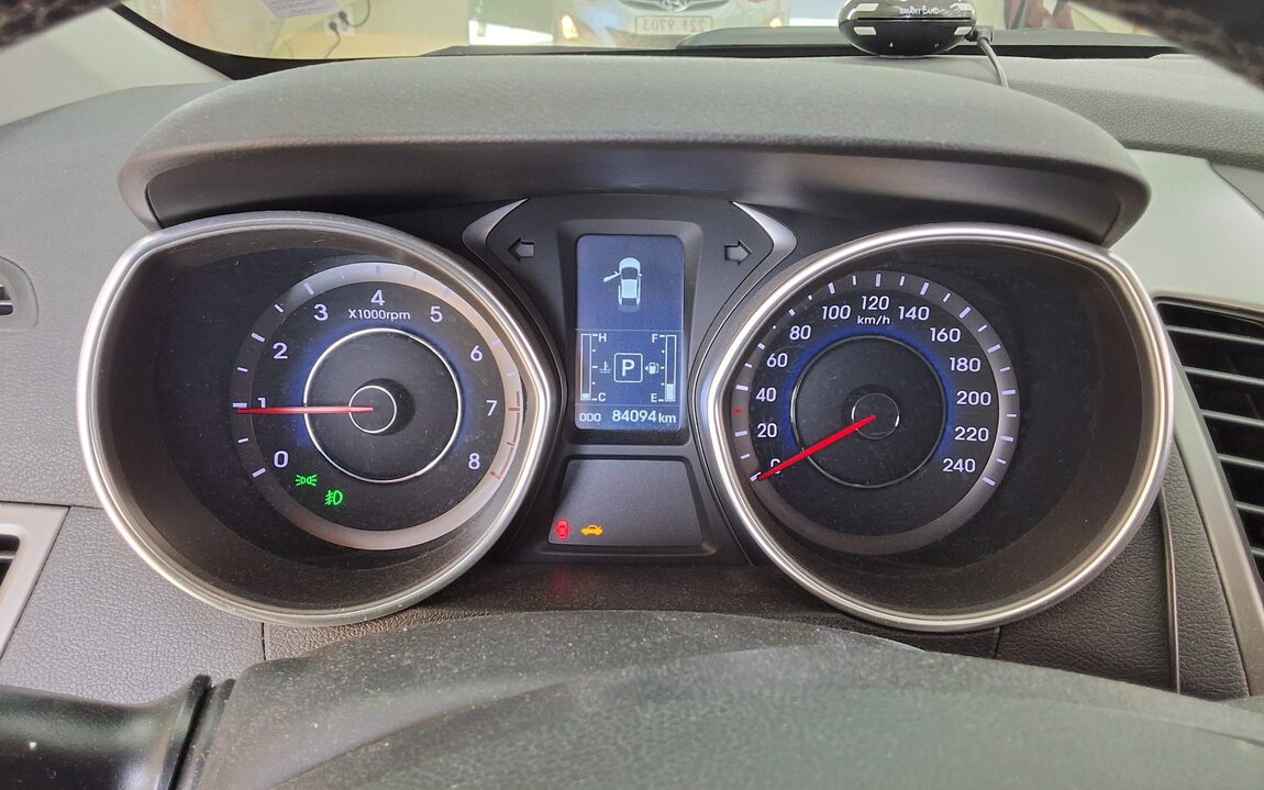 HYUNDAI THE NEW AVANTE MD 1.6 GDi MODERN 2015 - zdjęcie 9