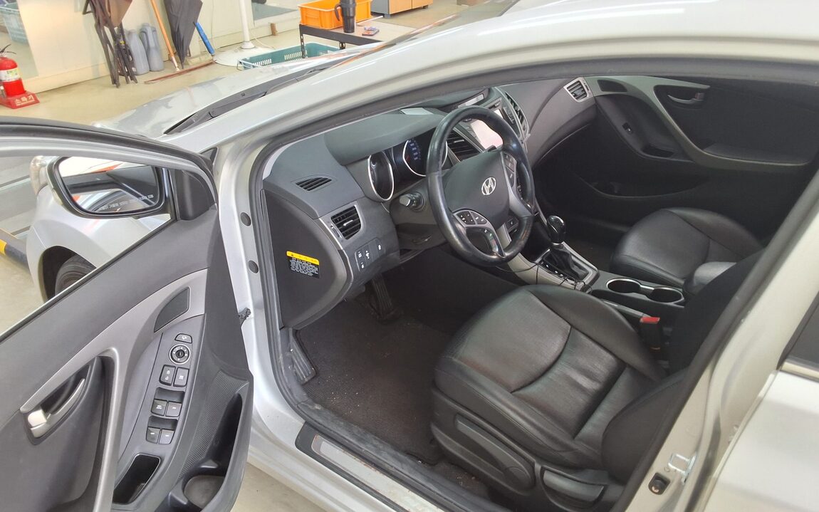 HYUNDAI THE NEW AVANTE MD 1.6 GDi MODERN 2015 - zdjęcie 10
