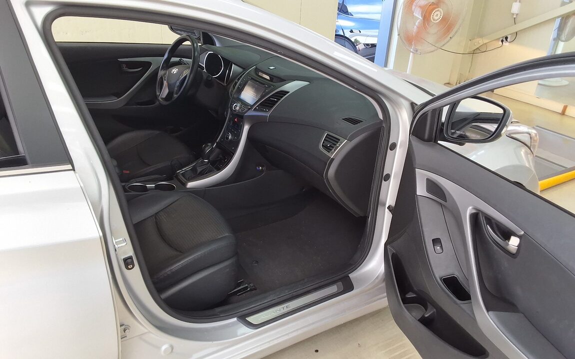 HYUNDAI THE NEW AVANTE MD 1.6 GDi MODERN 2015 - zdjęcie 14