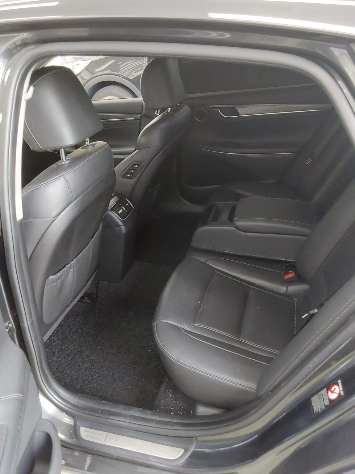 HYUNDAI GRANDEUR IG HYBRID 2.4 HEV EXCLUSIVE 2019 - zdjęcie 12