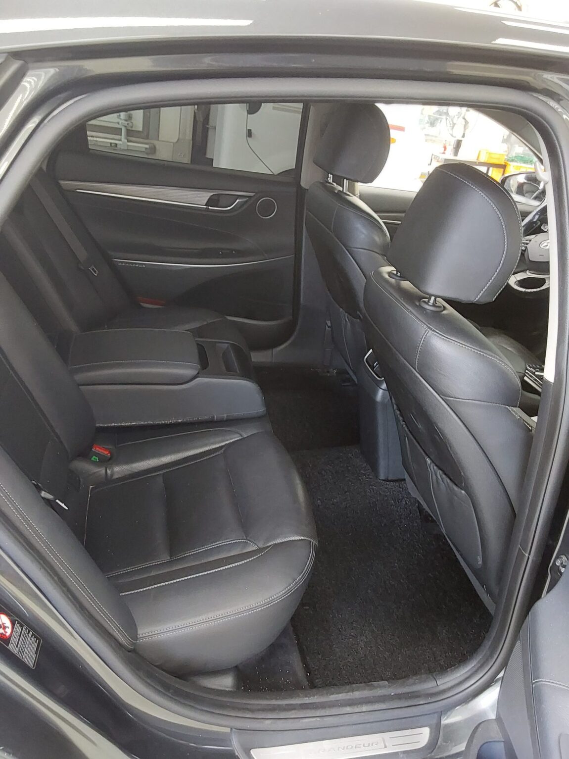 HYUNDAI GRANDEUR IG HYBRID 2.4 HEV EXCLUSIVE 2019 - zdjęcie 13
