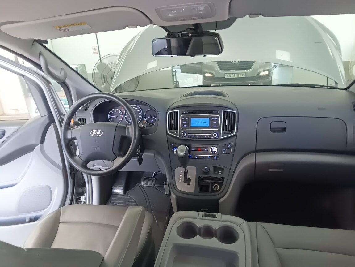 HYUNDAI THE NEW GRAND STAREX 12-SEATER DIESEL 4WD SMART 2019 - zdjęcie 17
