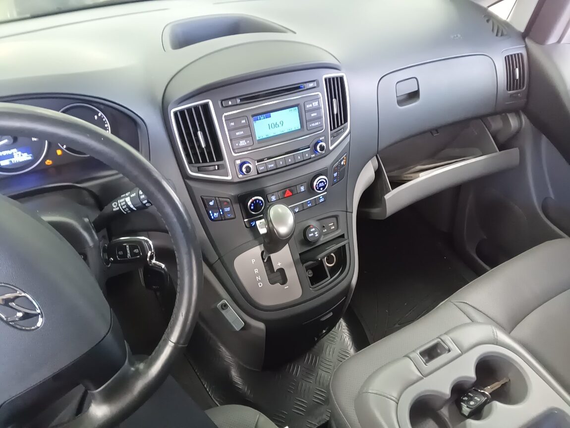HYUNDAI THE NEW GRAND STAREX 12-SEATER DIESEL 4WD SMART 2019 - zdjęcie 11