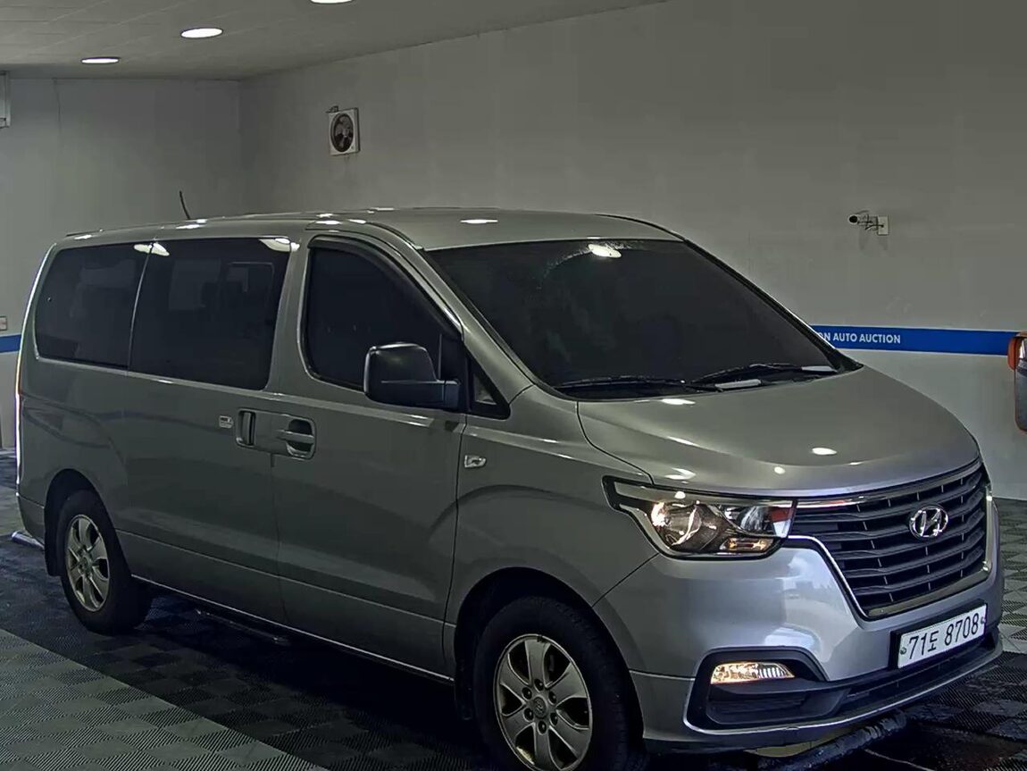 HYUNDAI THE NEW GRAND STAREX 12-SEATER DIESEL 4WD SMART 2019 - zdjęcie 3
