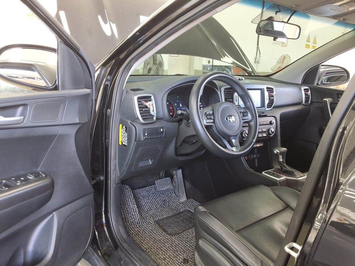 KIA NEW SPORTAGE 1.7 2WD TRENDY 2016 - zdjęcie 10