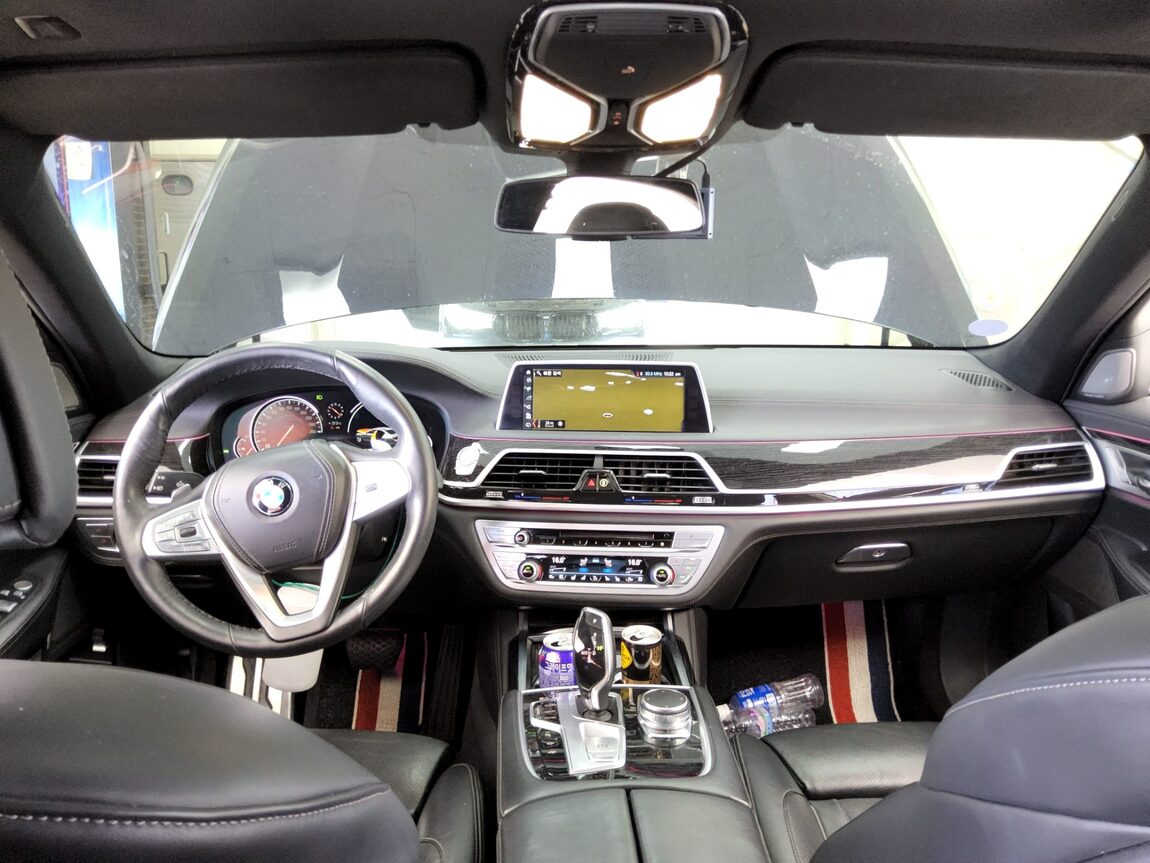 BMW 7 SERIES (6TH GEN) 740Li xDrive M SPORT PACK 2017 - zdjęcie 11