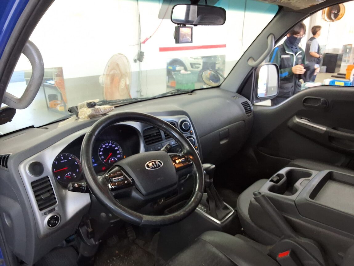 KIA THE NEW BONGO III CARGO 1 TON KING CAB EXTRA LONG WHEELBASE L 2020 - zdjęcie 12